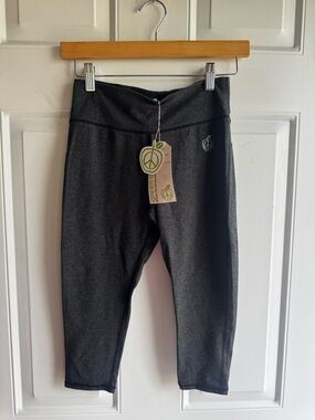 Green Apple Bamboo Cotton Sustainable Charcoal Crop Yoga Leggings - Small - NWT